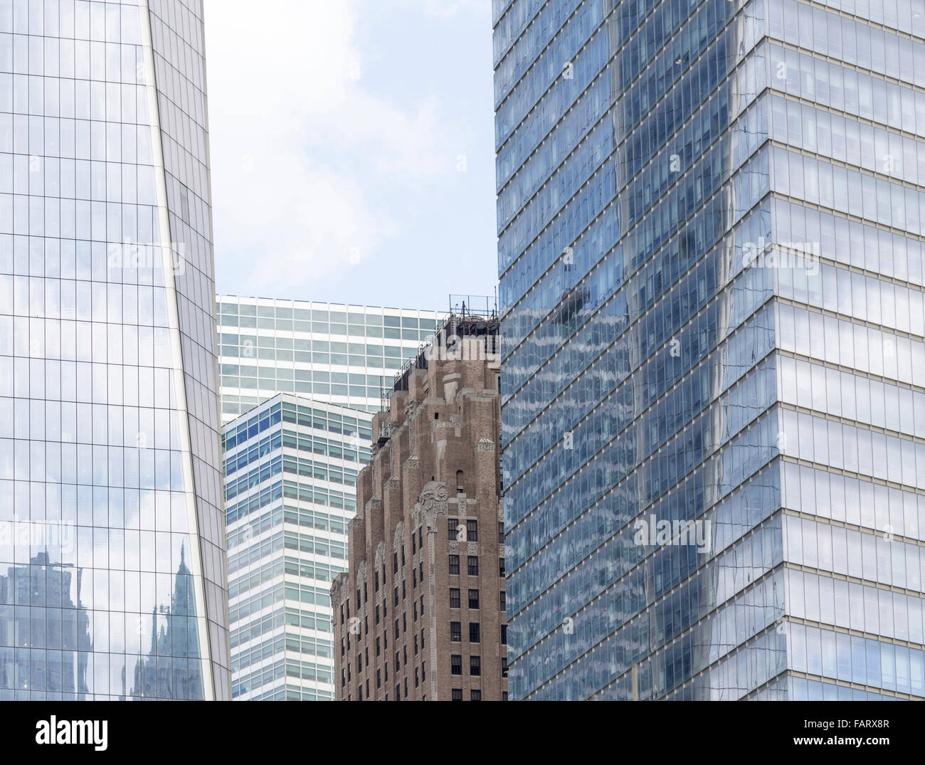 Quattro torri in Lower Manhattan: One World Trade Center (2014) da SOM; Goldman-Sachs Headquarters Building (2010) da Pei Cobb Foto Stock