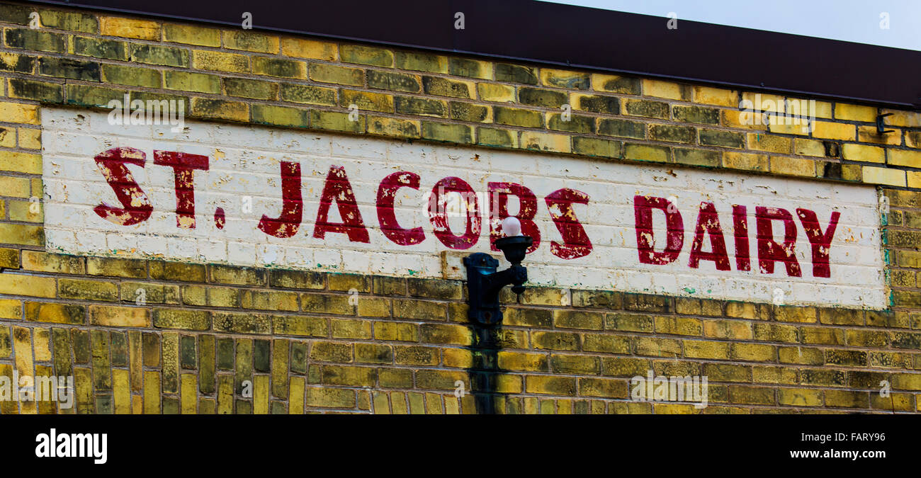 Cartello su edificio a St. Jacobs Ontario Canada Foto Stock