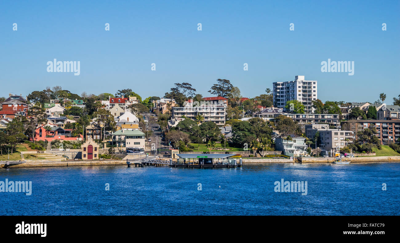 Australia, Nuovo Galles del Sud, Sydney Harbour View dell'interno sobborgo occidentale di Balmain Est con Balmain East Wharf Foto Stock