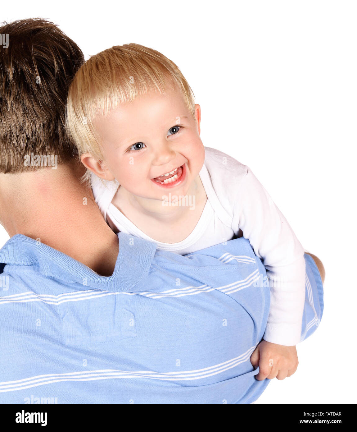 Felice papà caucasico tenendo la sua baby boy. Immagine è isolato su uno sfondo bianco. Foto Stock