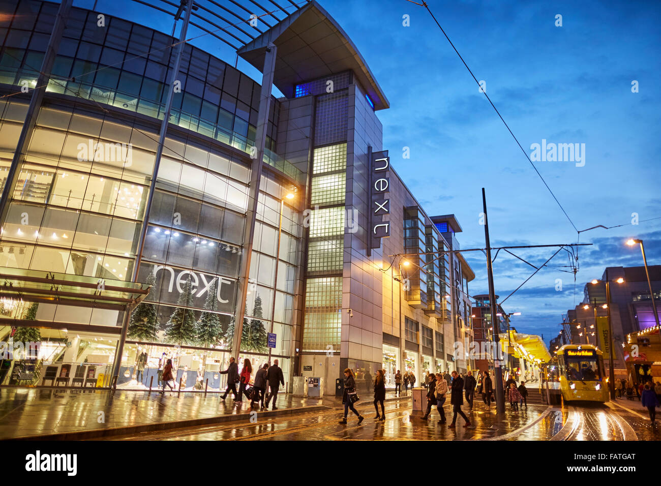 Manchester Metrolink tram lungo il secondo incrocio Arndale Exchange Square Tram Metrolink light rail pendolari rapido trans Foto Stock