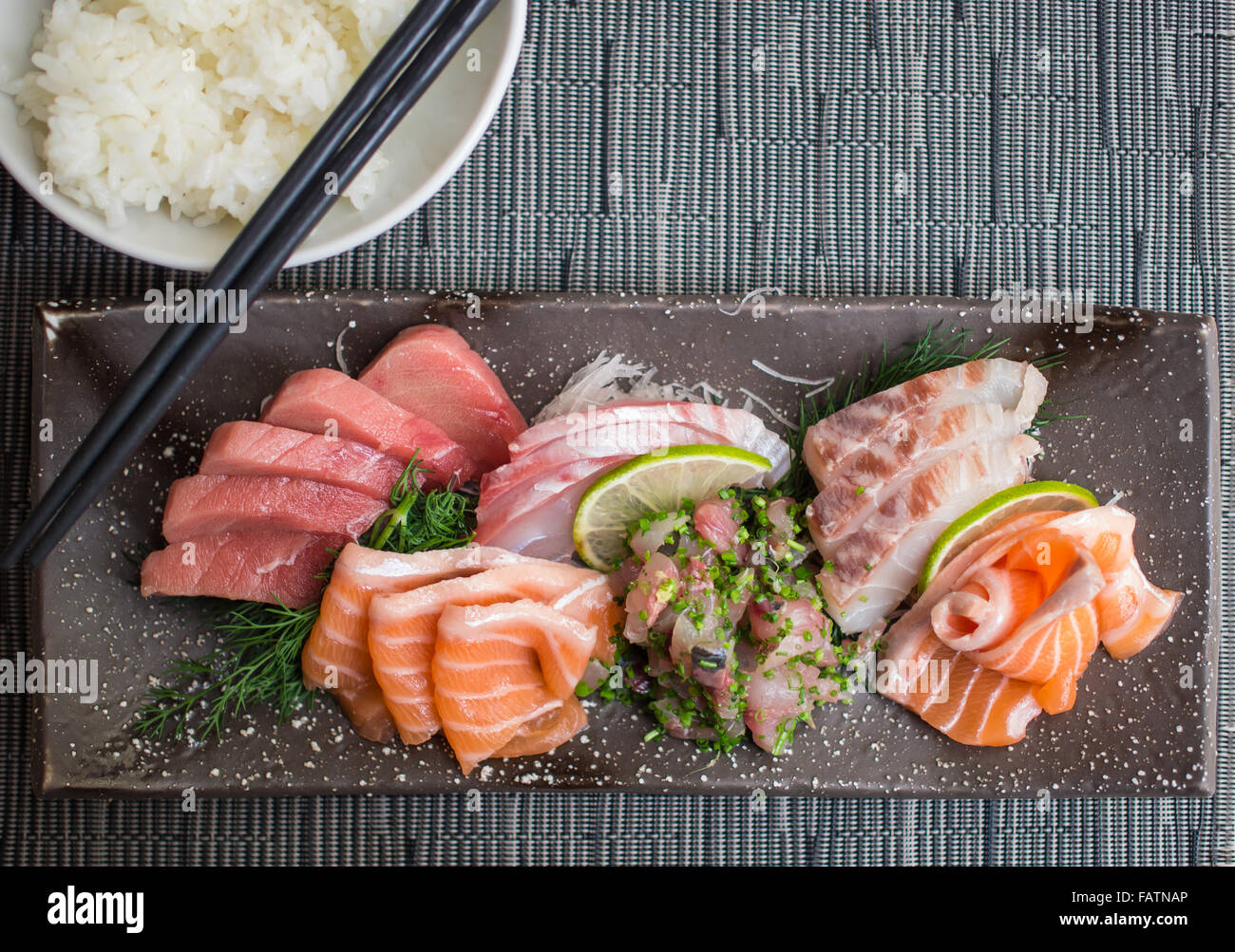 Giapponese pesce crudo. Noto anche come il sashimi. Foto Stock
