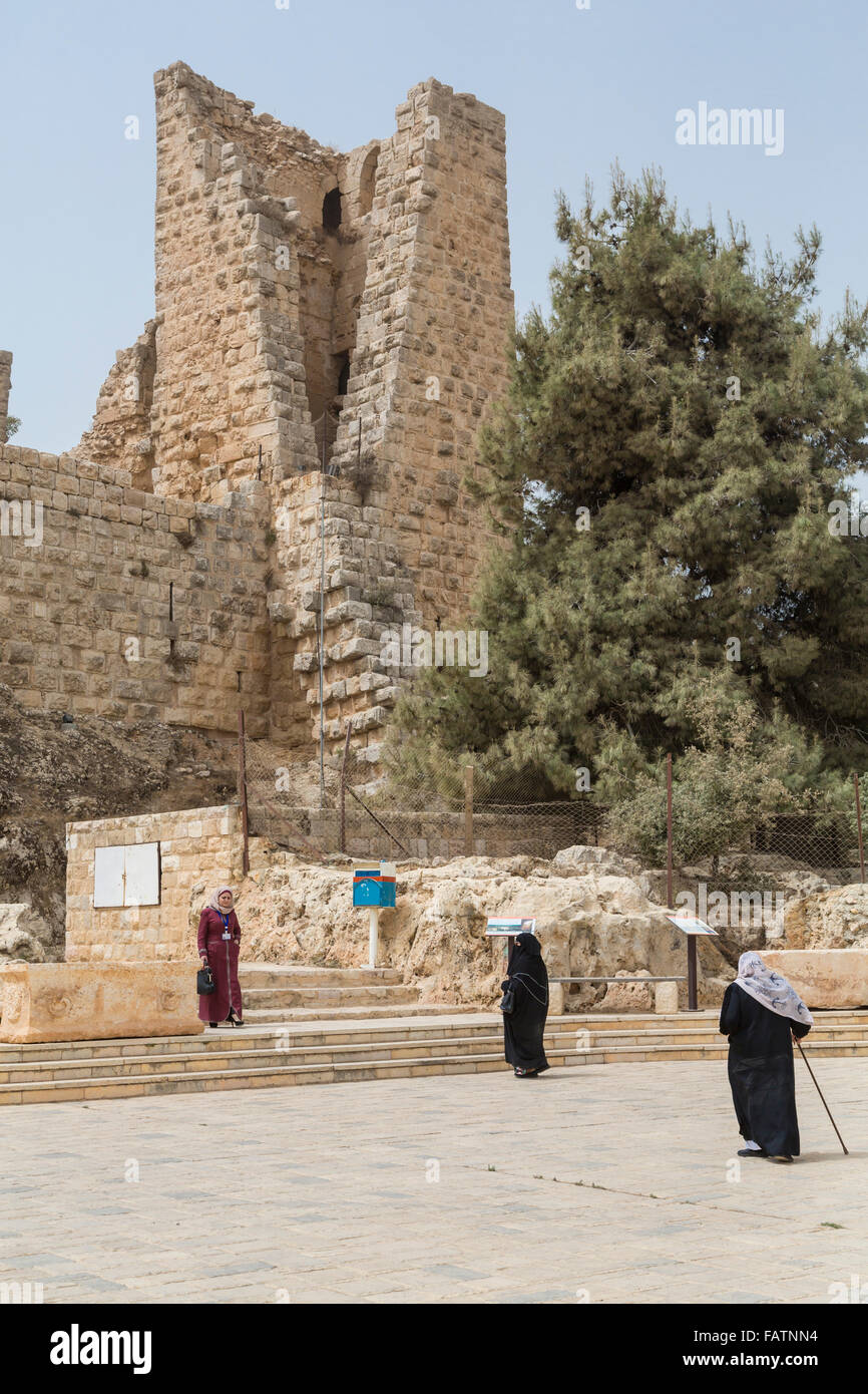 L'esterno dell'Ajlun Castler vicino al villaggio di Ajloun, Regno Hascemita di Giordania, Medio Oriente. Foto Stock