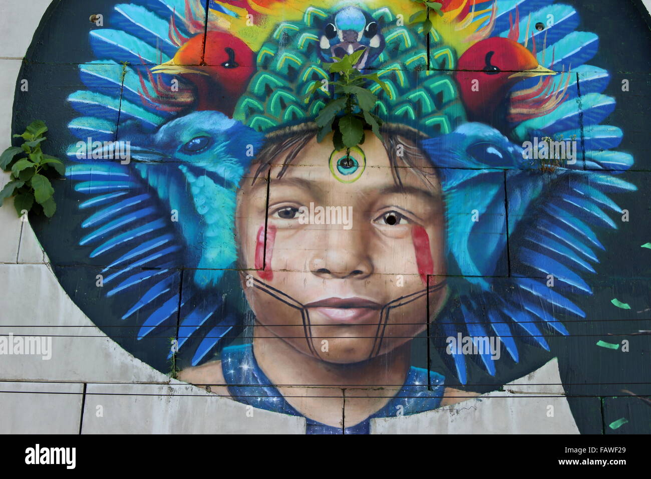 Arte di strada mostra brasiliano ragazzo indigeni, Santa Fe, Cuajimalpa, Città del Messico, Messico Foto Stock