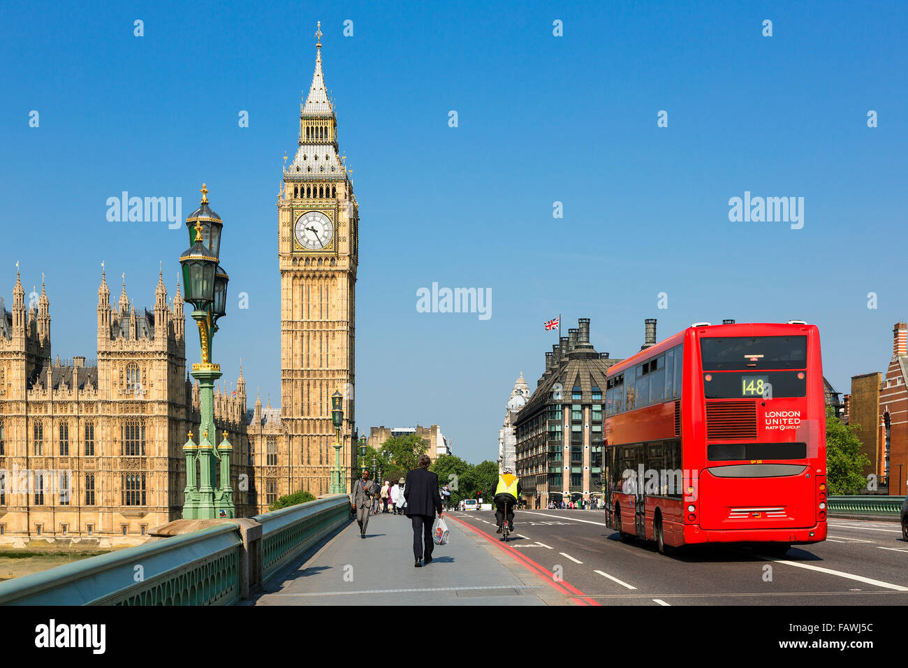 Londra, il traffico sul Westminster Bridge Foto Stock