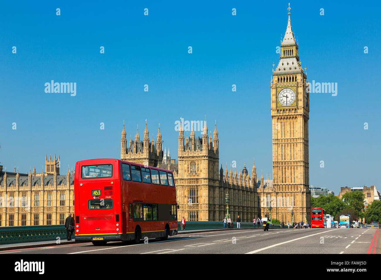 Londra, il traffico sul Westminster Bridge Foto Stock