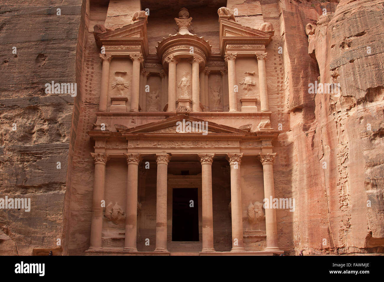 monumento-del-tesoro-petra-immagini-e-fotografie-stock-ad-alta
