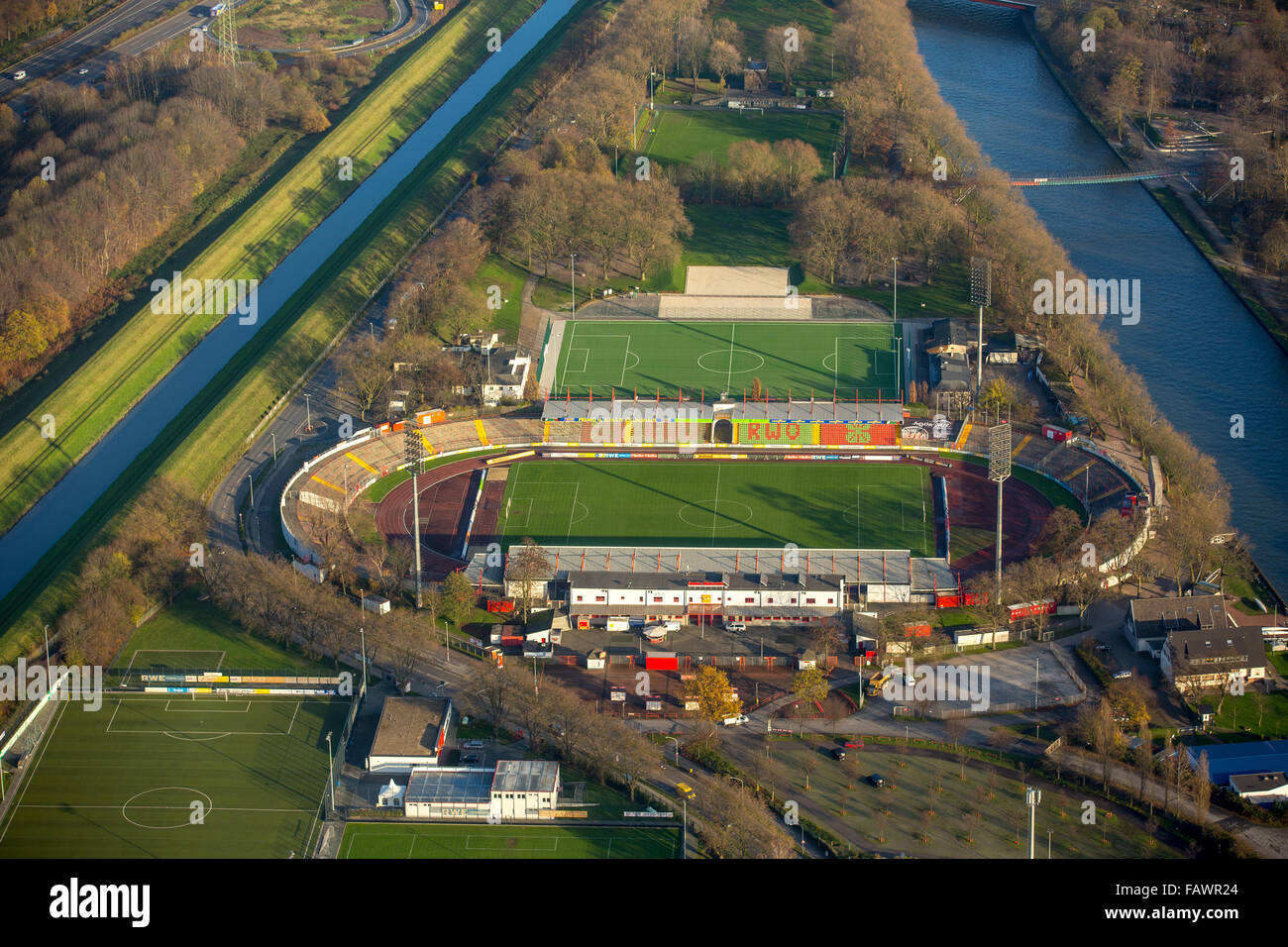 RWO Stadium, Niederrheinstadion Oberhausen tra l Emscher e Rhine-Herne Canal, Oberhausen, distretto della Ruhr Foto Stock