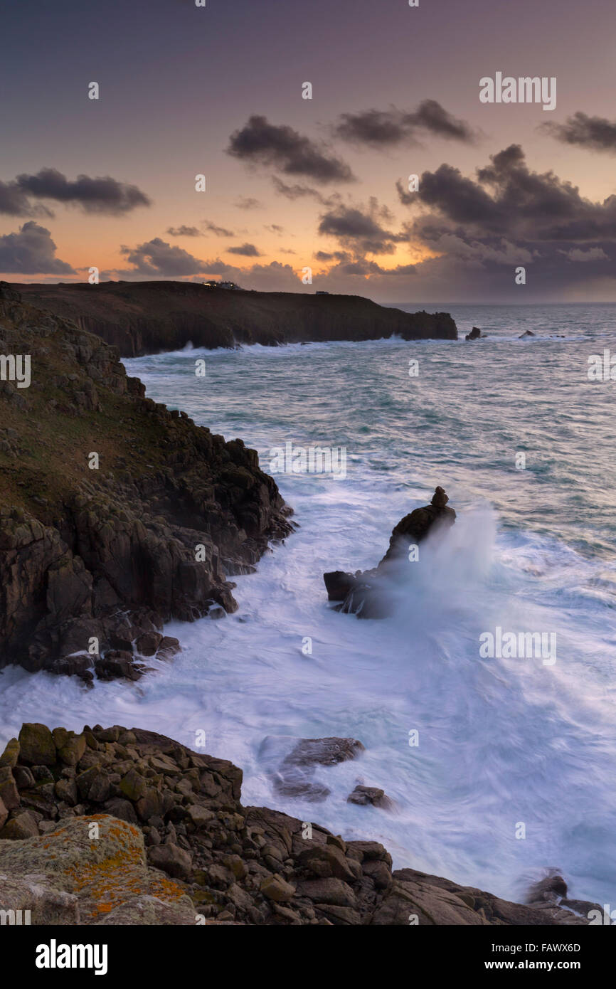 Sennen; guardando verso Land's End Cornwall, Regno Unito Foto Stock