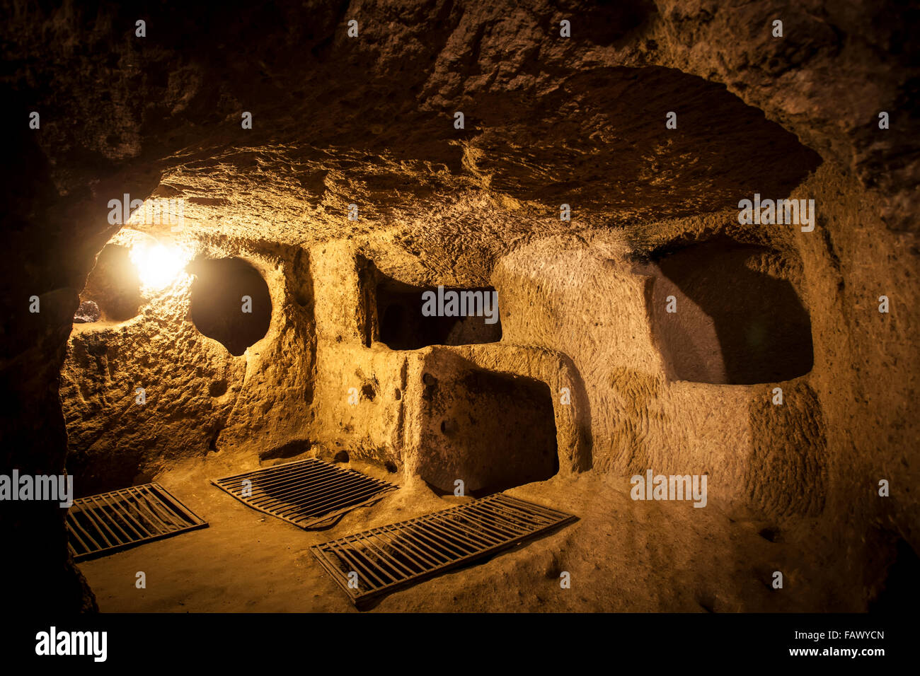 Le gallerie e le grotte di Kaymakli la città sotterranea; Kaymakli, Turchia Foto Stock