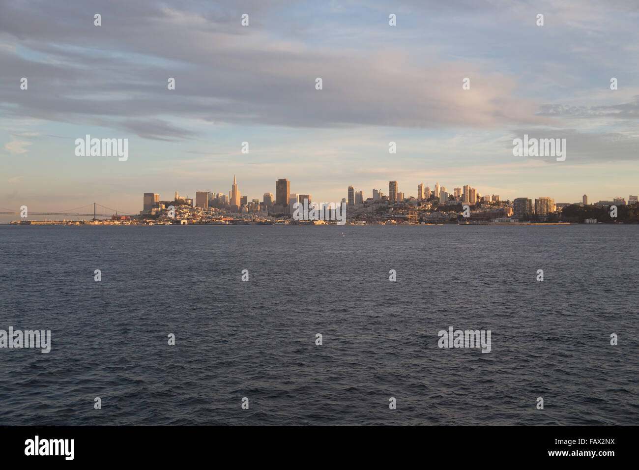San Francisco e il Ponte della Baia Foto Stock