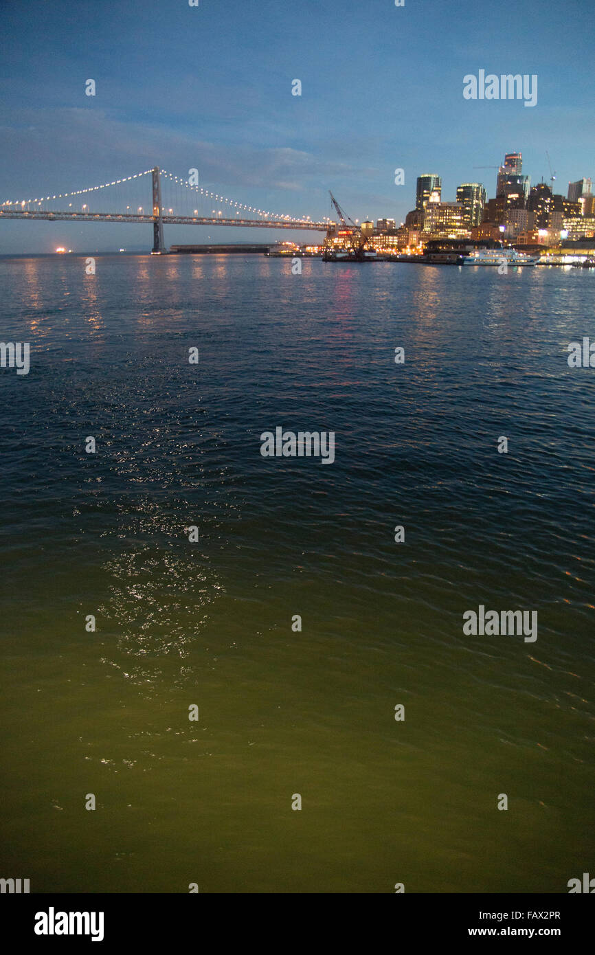 San Francisco e il Ponte della Baia Foto Stock