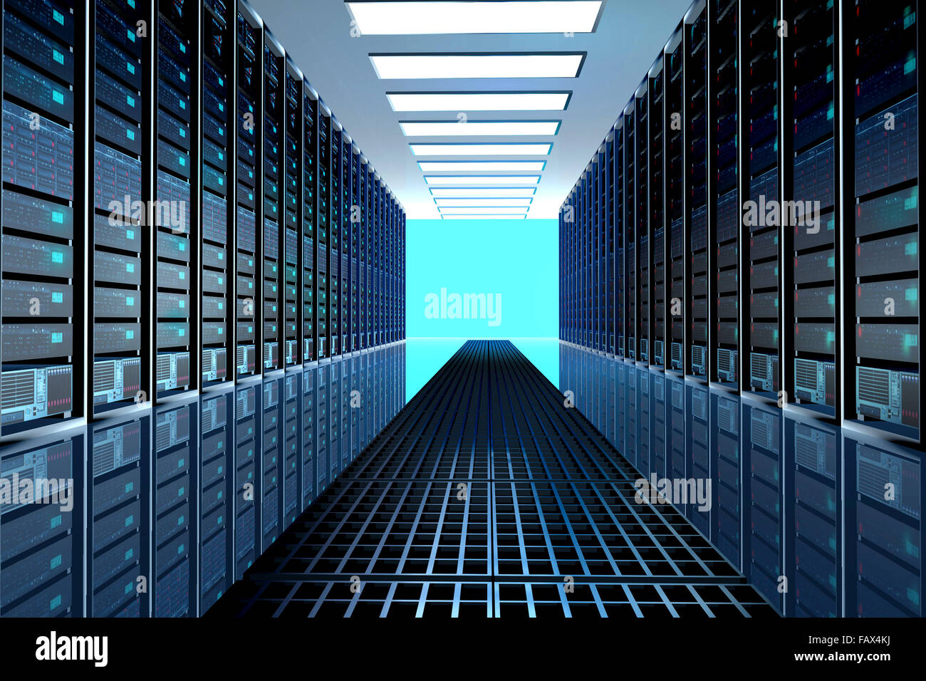 Il terminale monitor in sala server con rack server nel datacenter interno Foto Stock