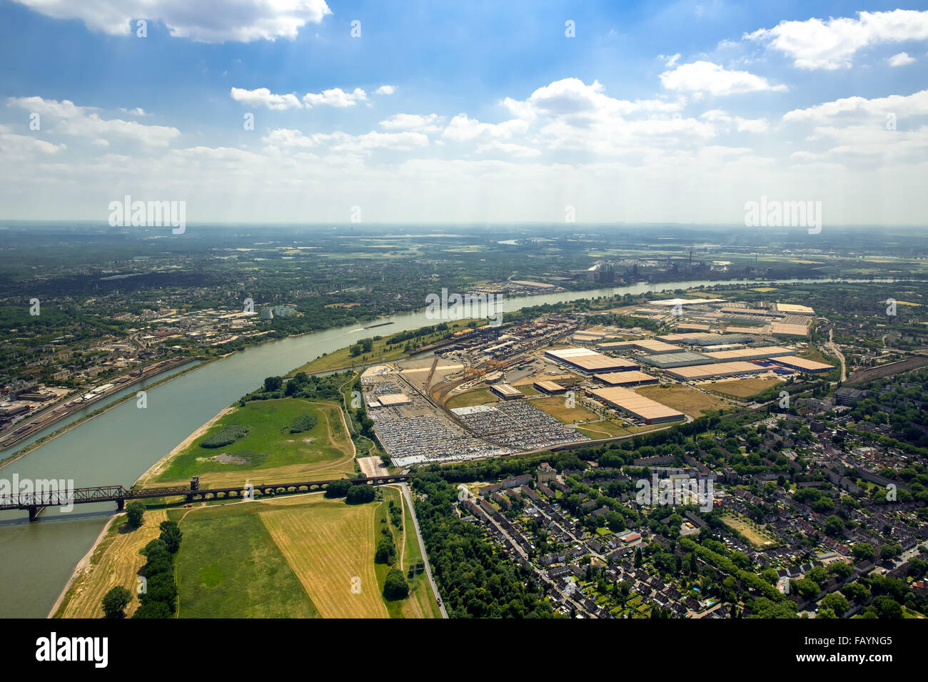 Vista aerea, Rheinpark, Duisburg, vista sul Reno, il Reno, il cambiamento strutturale, la zona della Ruhr, Renania settentrionale-Vestfalia, Germania, Europa Foto Stock
