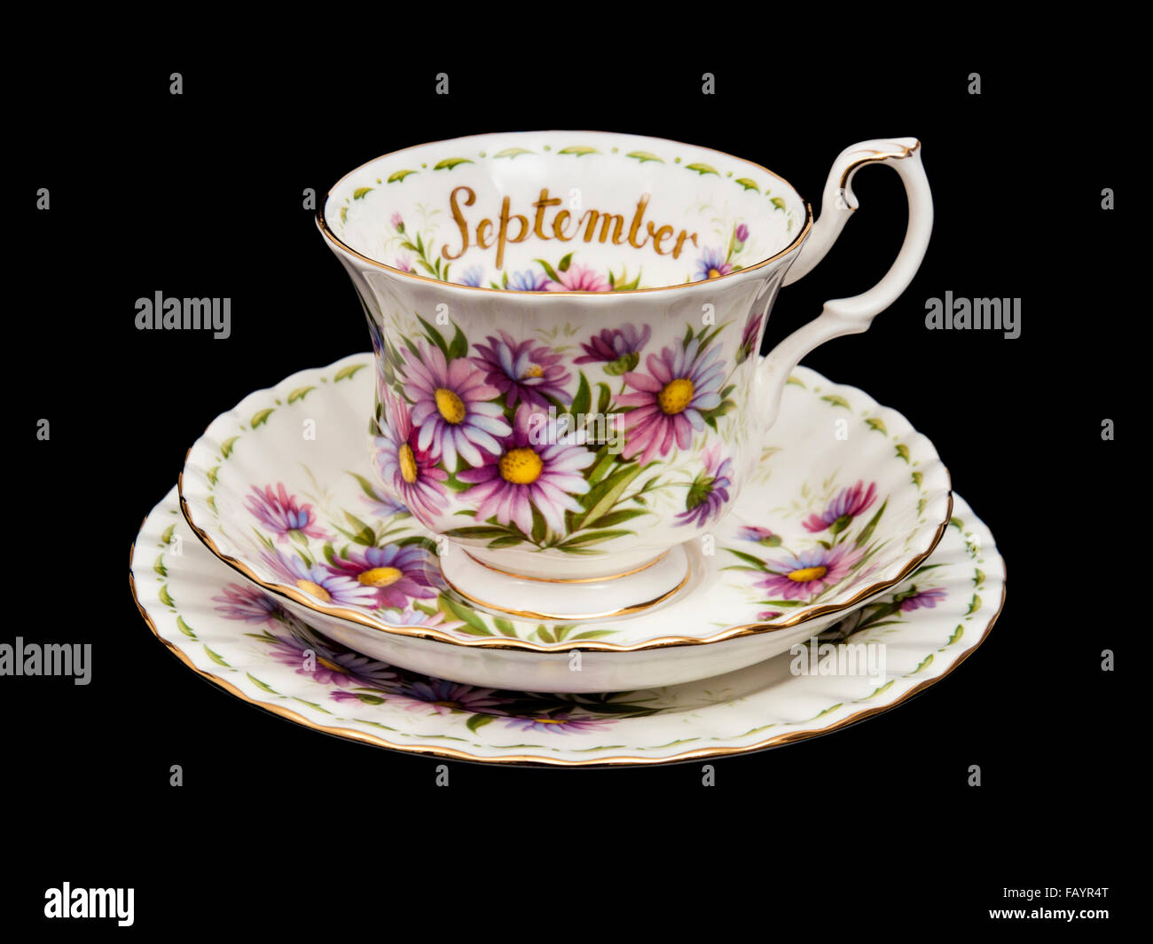 Vintage Royal Albert porcellana 'settembre' (fiori del mese serie) tazza e piattino con la piastra laterale (trio) dal 1970 Foto Stock