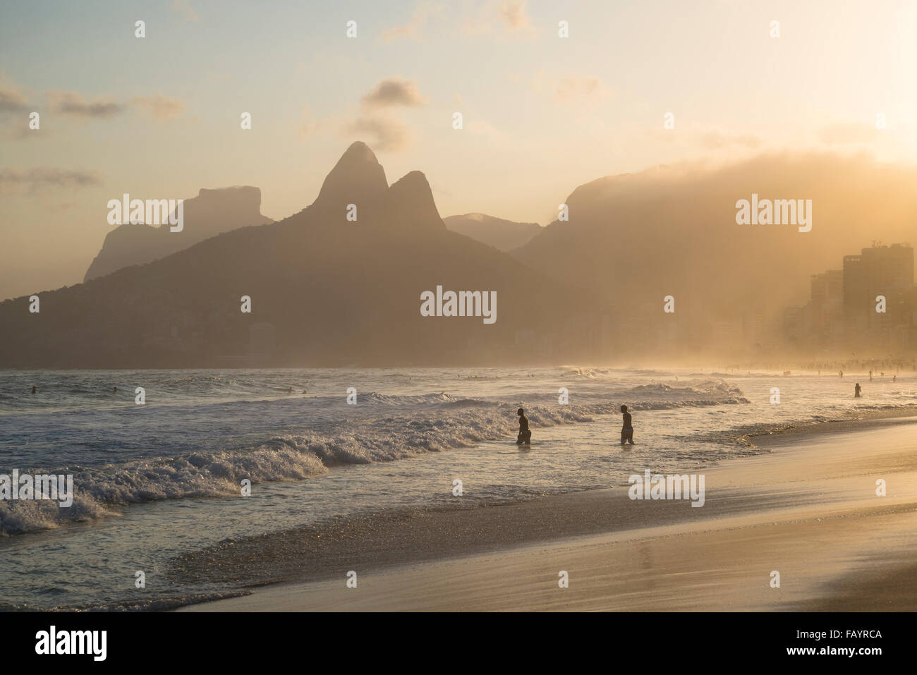Ipanema Beach SUNSET, Rio de Janeiro, Brasile Foto Stock