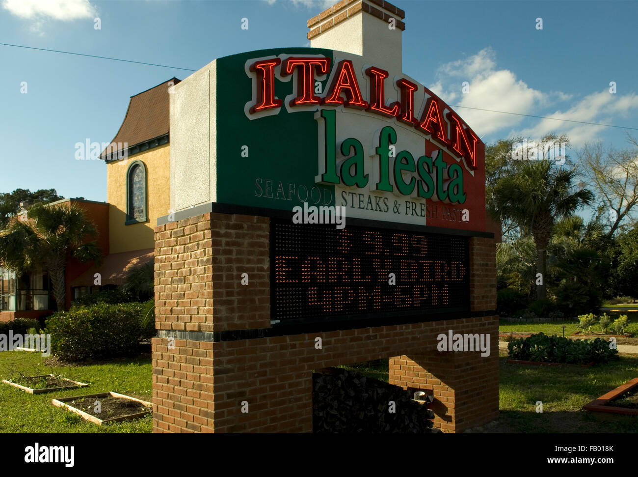 Italiano La Festa restaurant sign Myrtle Beach SC USA Foto Stock