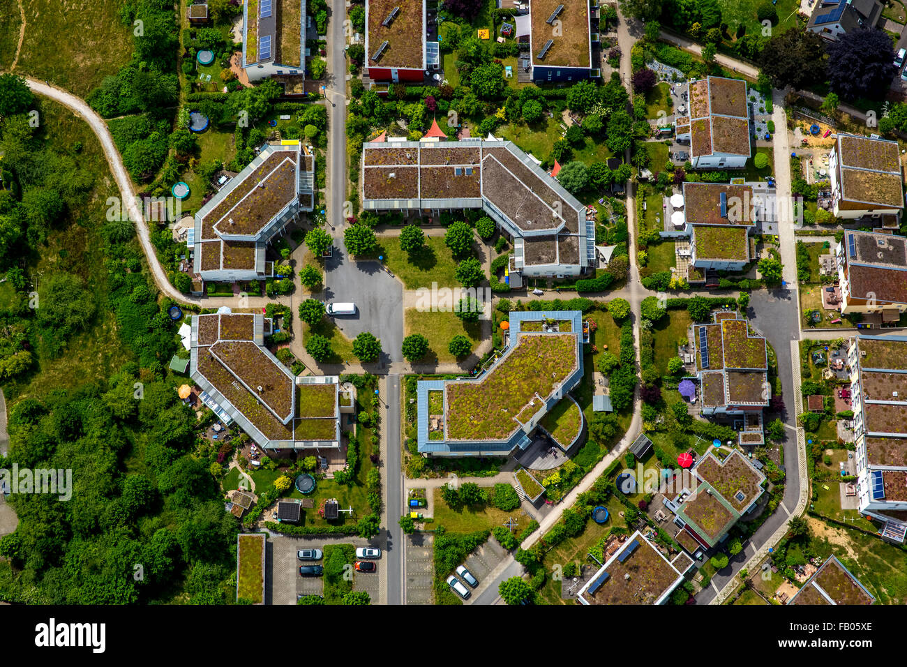 Le case ecologiche Goldammerweg Kiebitzweg e con una piazza del villaggio, centro di insediamento urbana, Schwerte, zona della Ruhr, Foto Stock