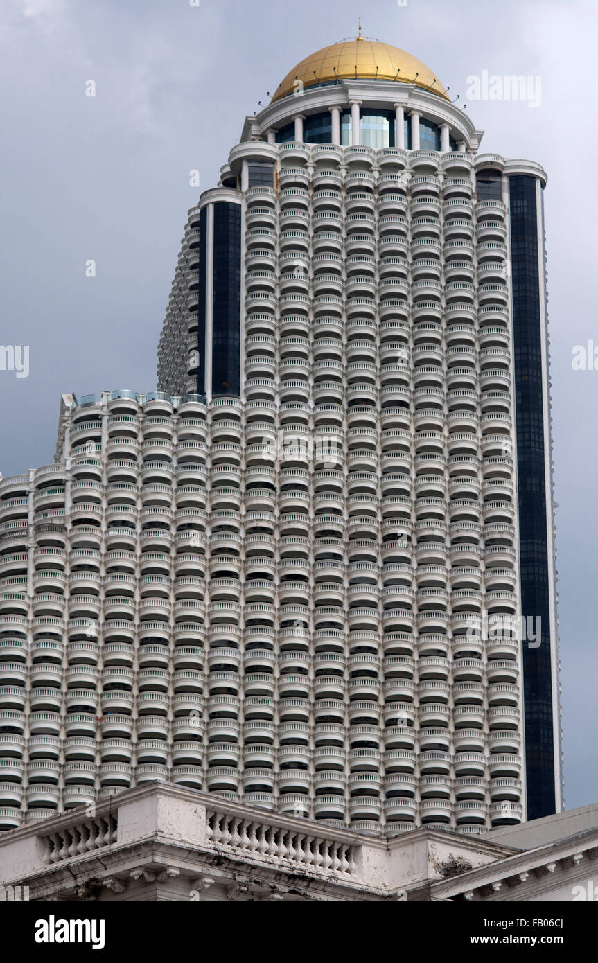 Cinquantacinquesimo piano, architettura, Asia, Bangkok, capitale, Centara Grand, del Fiume Chao Praya, Città, cocktail, a cupola, bevande, crepuscolo, Lebua St Foto Stock