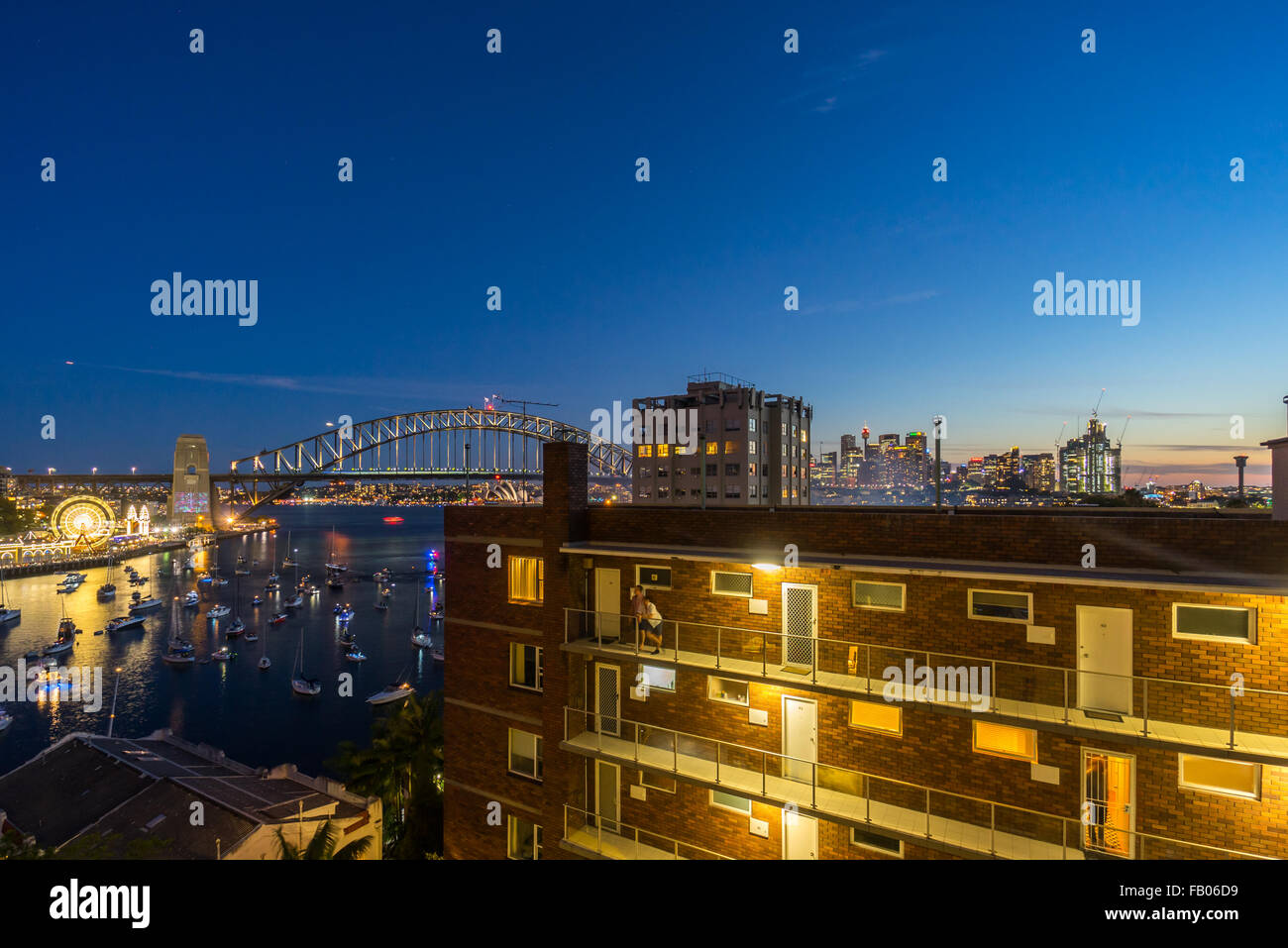 Bel Tramonto di scena a Sydney Harbour Bridge e il centro cittadino Foto Stock