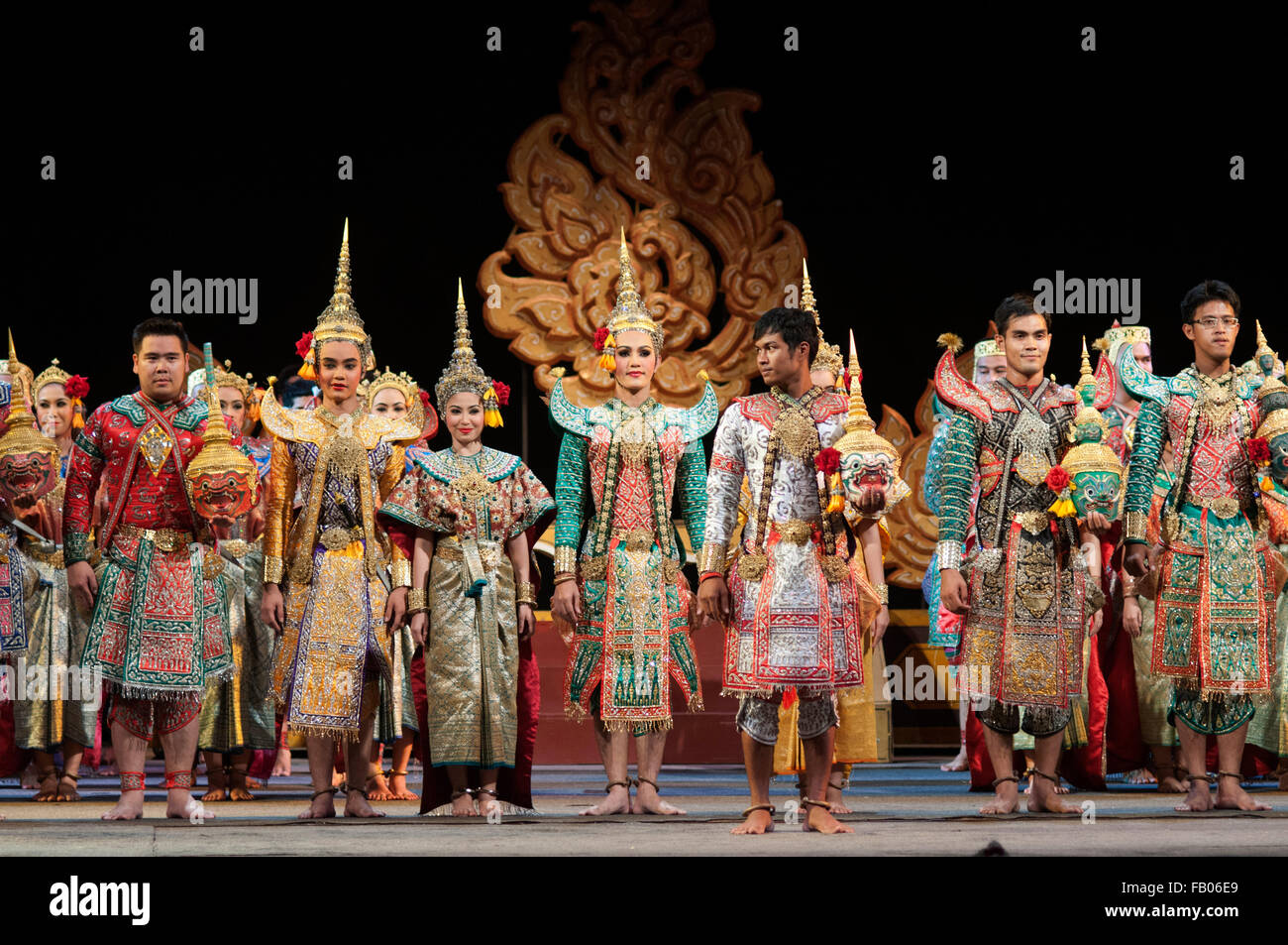 Danza classica Tailandese performance al Teatro Salachalermkrung a Bangkok, in Thailandia. Khon-Thai mascherato CLASSICO danza presso la Sala Foto Stock