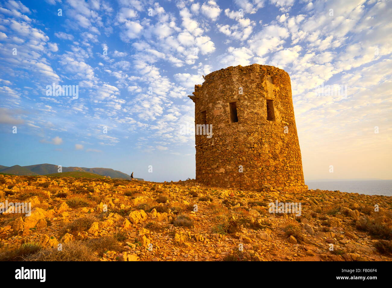 Vecchia Torre di guardia, di Cala Domestica, a Buggerru, Sardegna, Italia Foto Stock