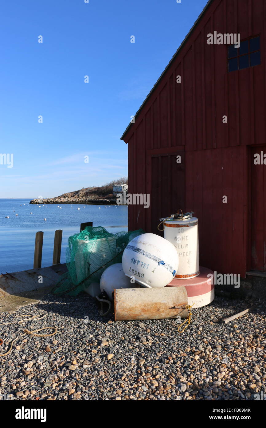 Rockport Massachusetts harbour gli attrezzi da pesca e le boe di ormeggio impilate contro Motif #1 Foto Stock