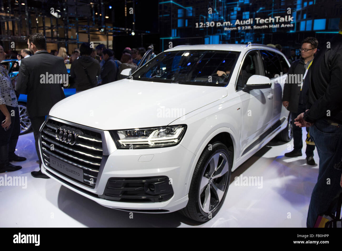 Las Vegas, Nevada, USA. 06 gen 2016. Un Audi Q7 3.0 T quattro è visto al 2016 International Consumer Electronics Show (CES) di Las Vegas, Nevada, Stati Uniti d'America, 06 gennaio 2016. Foto: Jason Ogulnik/dpa/Alamy Live News Foto Stock