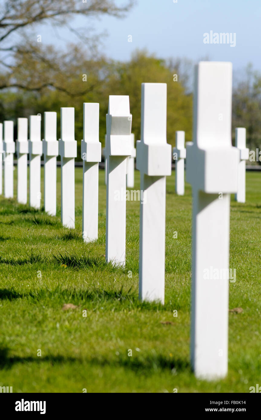 Le tombe di soldati americani che sono morti durante la II Guerra Mondiale, noi Cimitero di Guerra, Madingley, Cambridge, Regno Unito Foto Stock