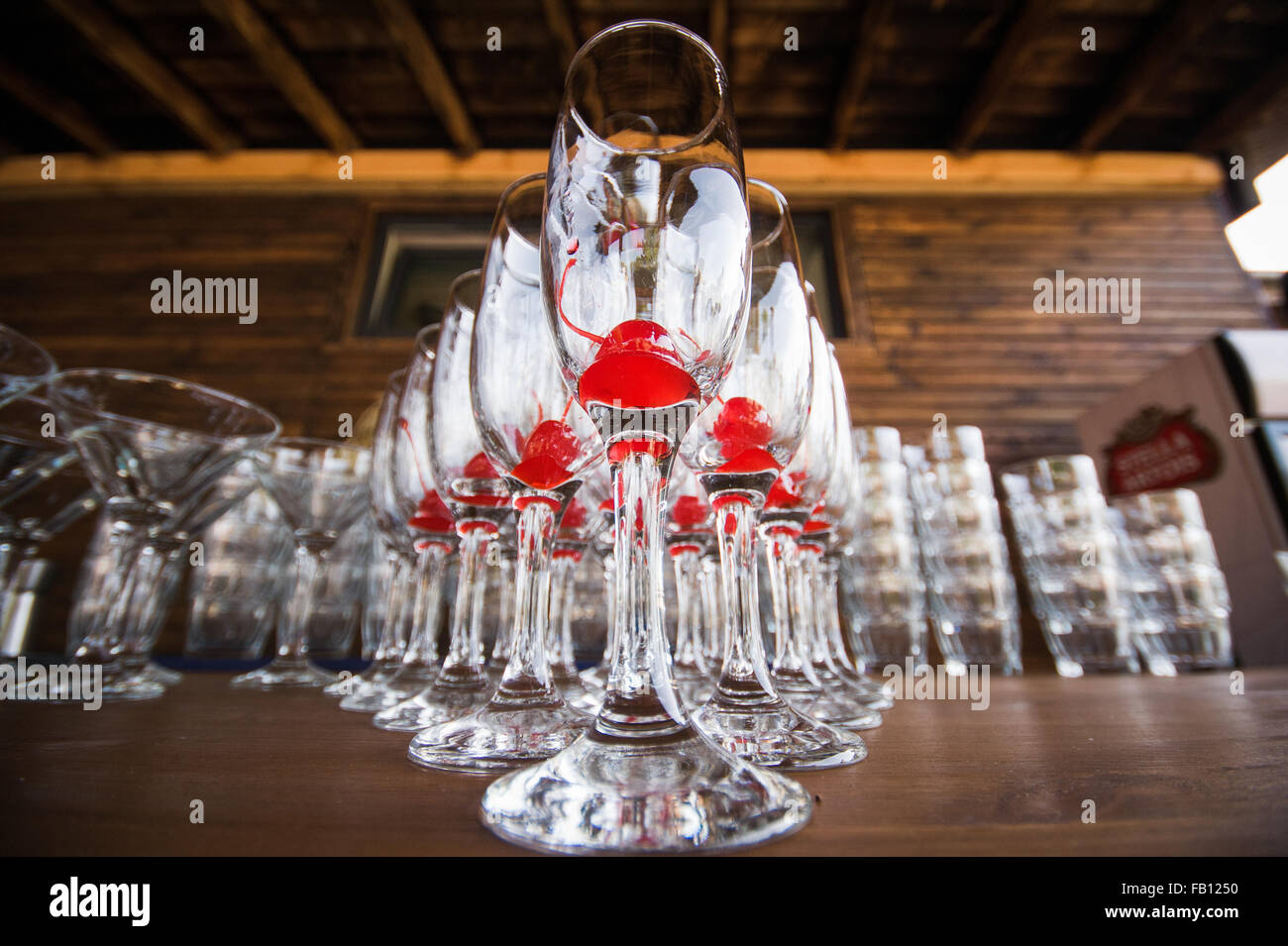Bicchieri in un ricevimento di nozze party Foto Stock