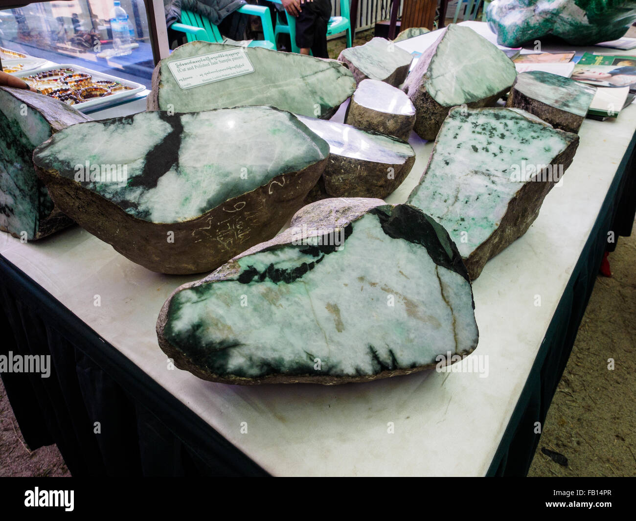 Ultimo pietre di giada mostrato al festival Manau, Myitkyina, Myanmar Foto Stock