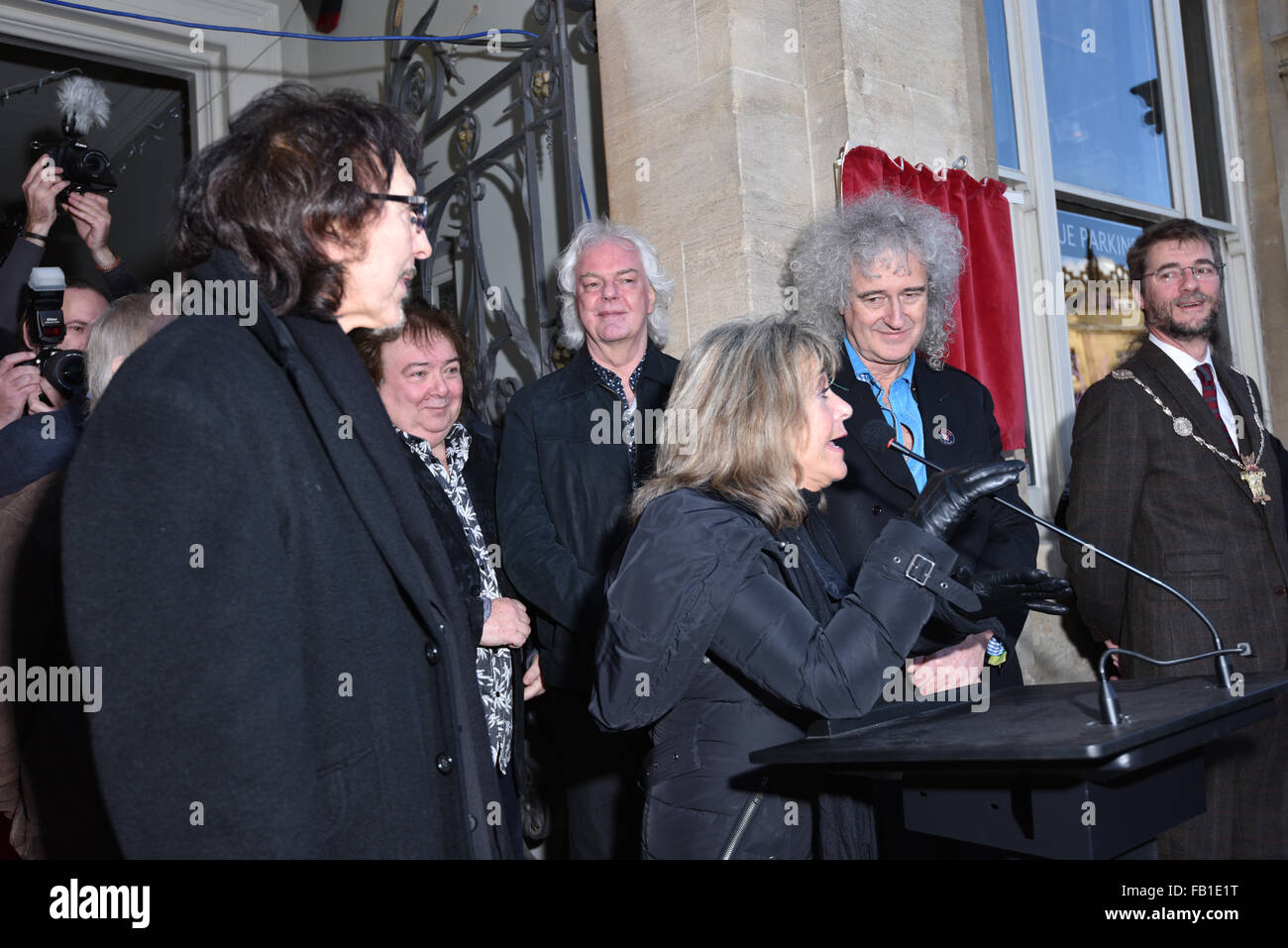 Una targa blu evento tenutosi a Cirencester in onore di Local batterista Cozy Powell che hanno fatto grande il tempo come un batterista rock Foto Stock