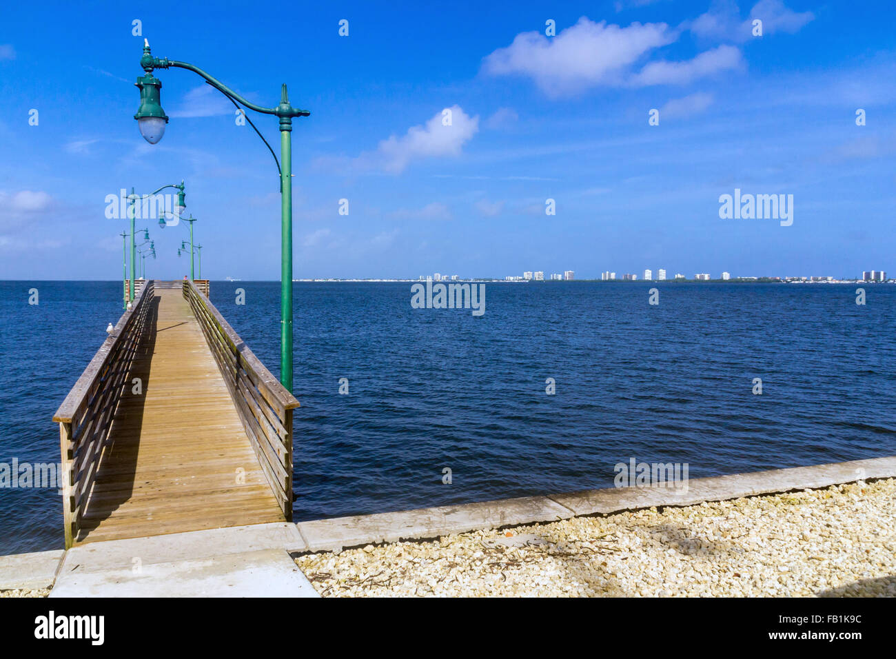 Jensen Beach Causeway park dock, Florida, vista del fiume indiana Foto Stock