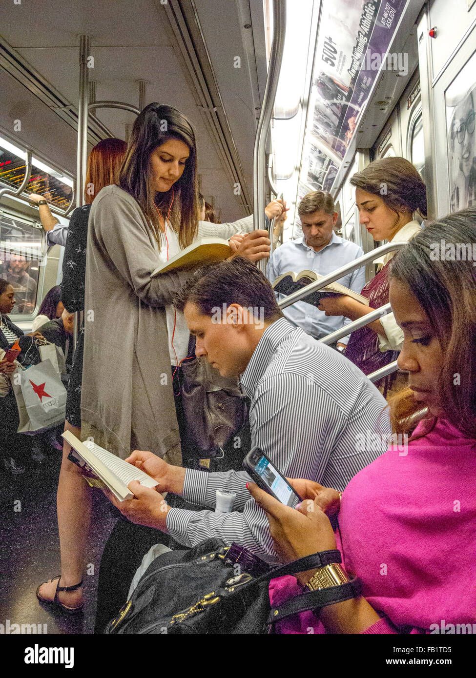 Transit reading subway subway immagini e fotografie stock ad alta