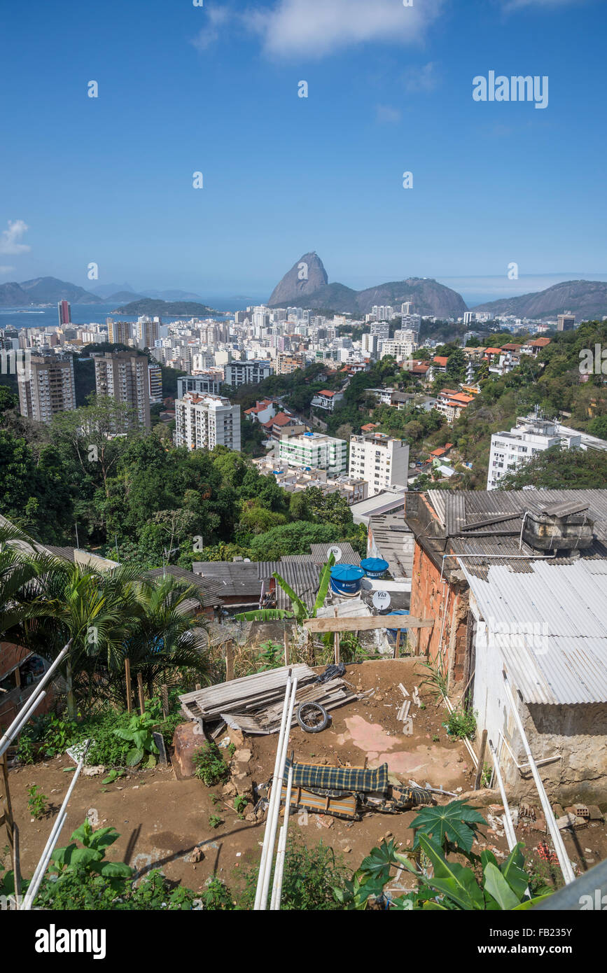 Vista del Rio da Vila Pereira da Silva favela, Pereirão, Laranjeiras, Rio de Janeiro, Brasile Foto Stock