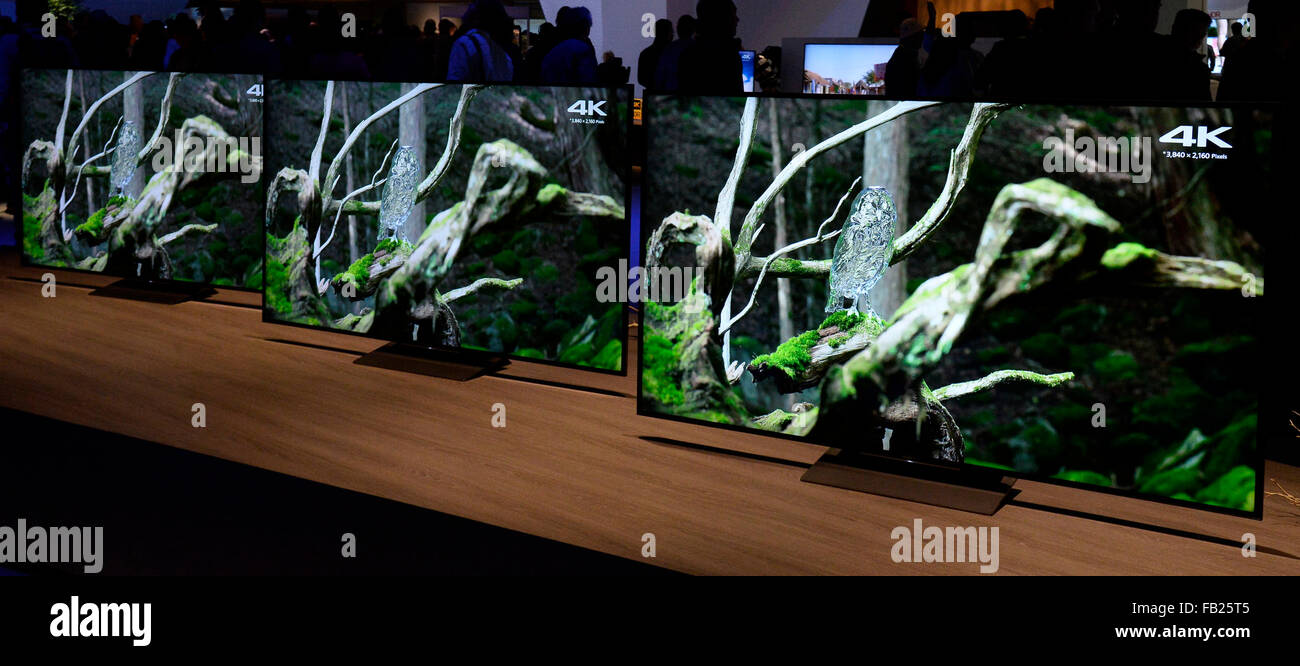 Las Vegas NV, Stati Uniti d'America. Il 7 gennaio, 2016. Sony mostra tutti ci nuovissimo 4K TV, sul display durante il 2016 CES mostra giovedì.Foto da Gene Blevins/LA Daily News/ZumaPress Credit: Gene Blevins/ZUMA filo/Alamy Live News Foto Stock