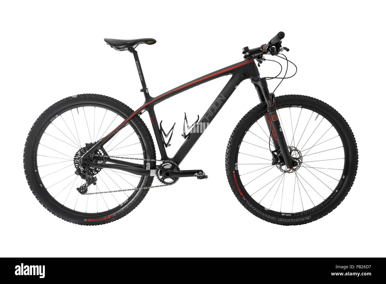Fibra di carbonio 29er mountain bike su sfondo bianco Foto Stock