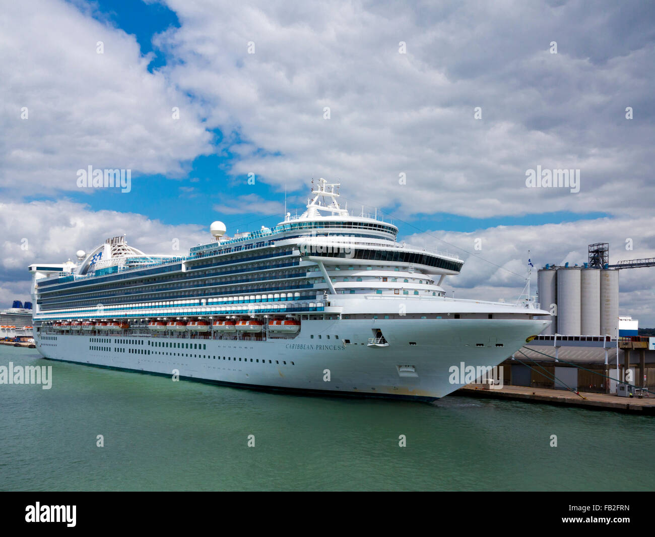 Caribbean Princess una modificata Grand Class nave da crociera di proprietà di Princess Cruises con una capacità di 3600 passeggeri lanciato 2004 Foto Stock