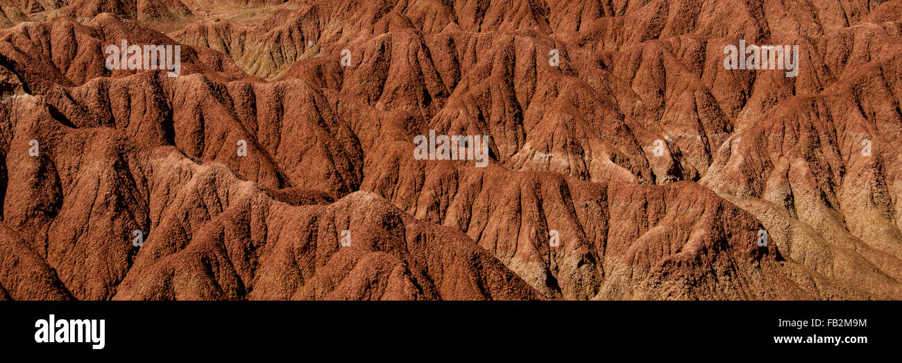 Dettaglio della siccità rosso arancio pietra arenaria rock formazione nel deserto di Tatacoa, Huila Foto Stock