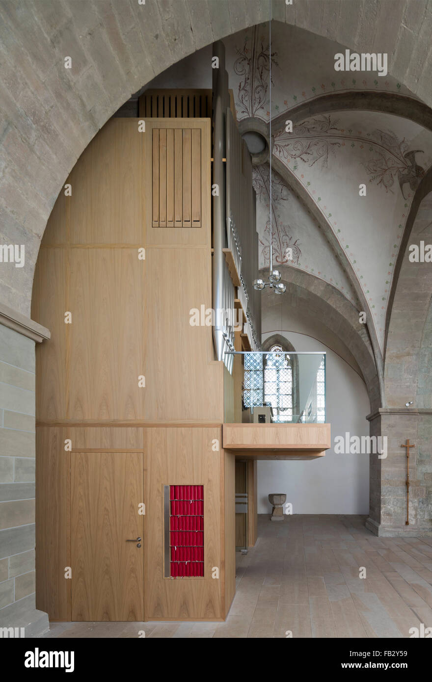 Schwerte, Kirche San Viktor, Innenraum mit neuer Orgel Foto Stock