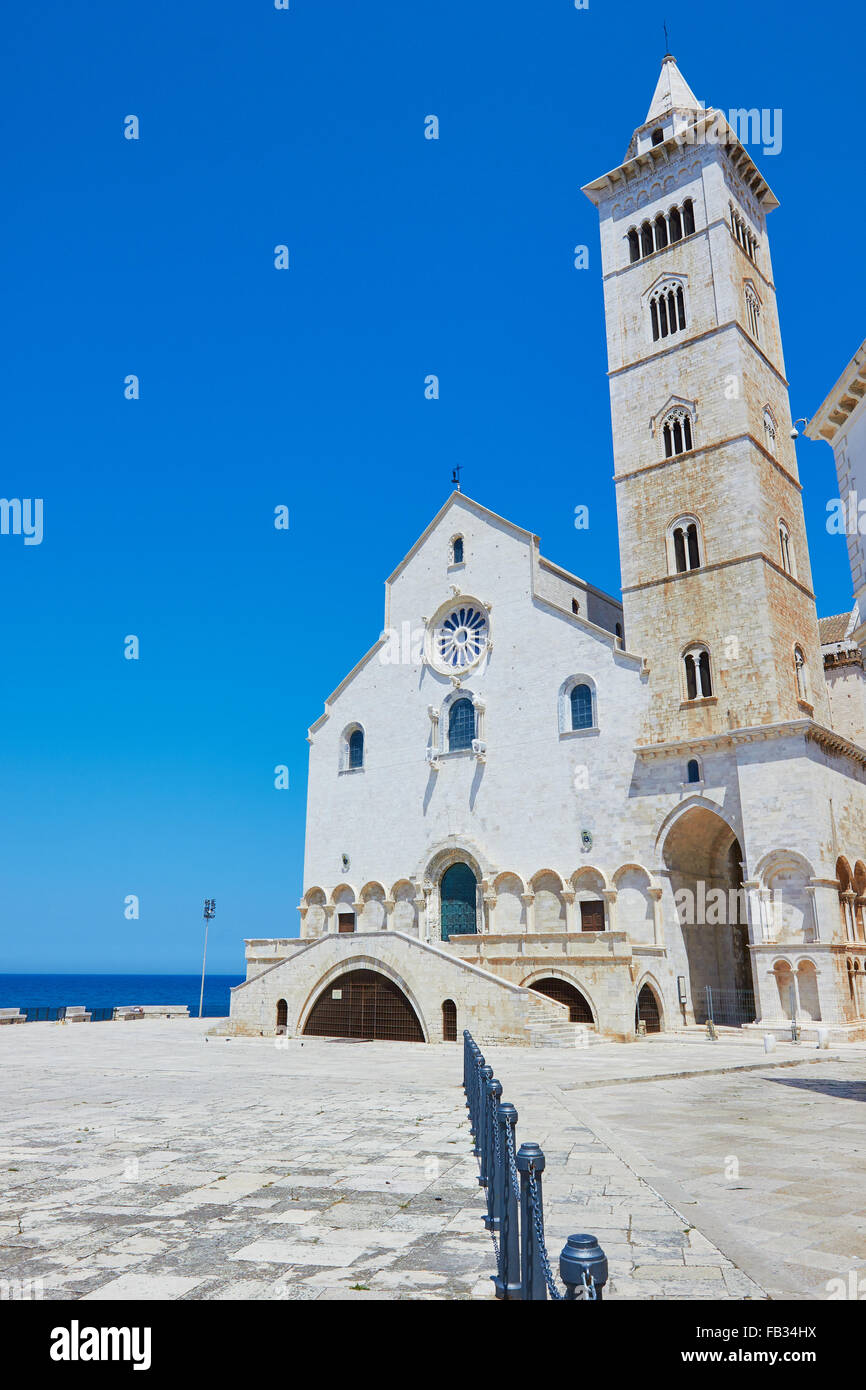 Romanica del XII secolo Cattedrale di Trani, (Cattedrale di San Nicola Pellegrino), Trani, Puglia, Italia Foto Stock