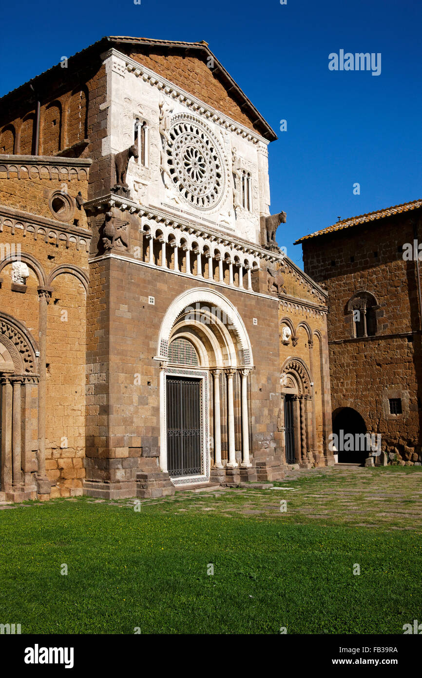 Romanica di San Pietro ( San Pietro) Basilica Chiesa, Tuscania, provincia di Viterbo, Lazio, Italia Foto Stock