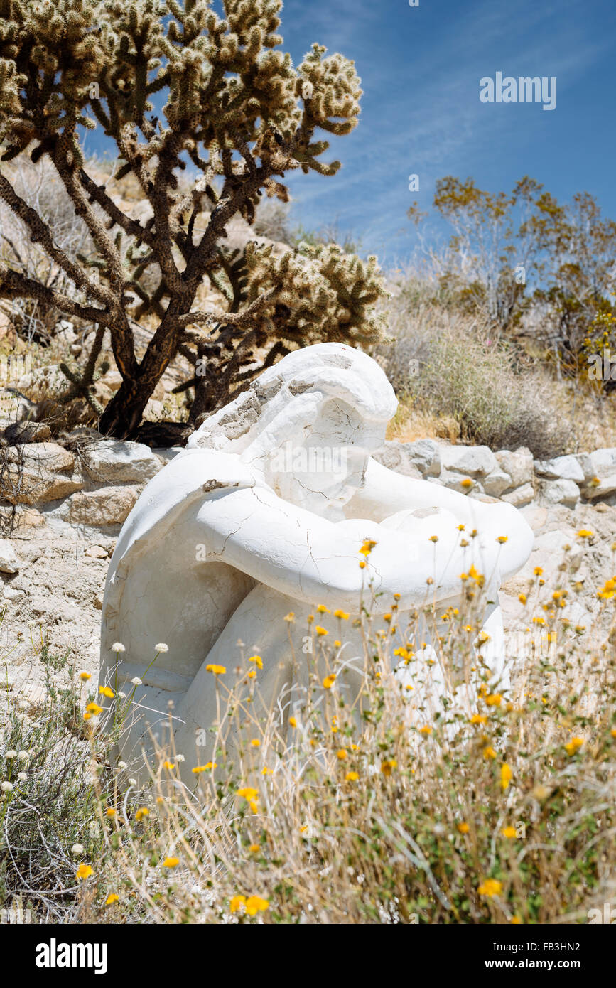La scultura di un uomo nel deserto Cristo Park, Yucca Valley, California del sud-est Foto Stock