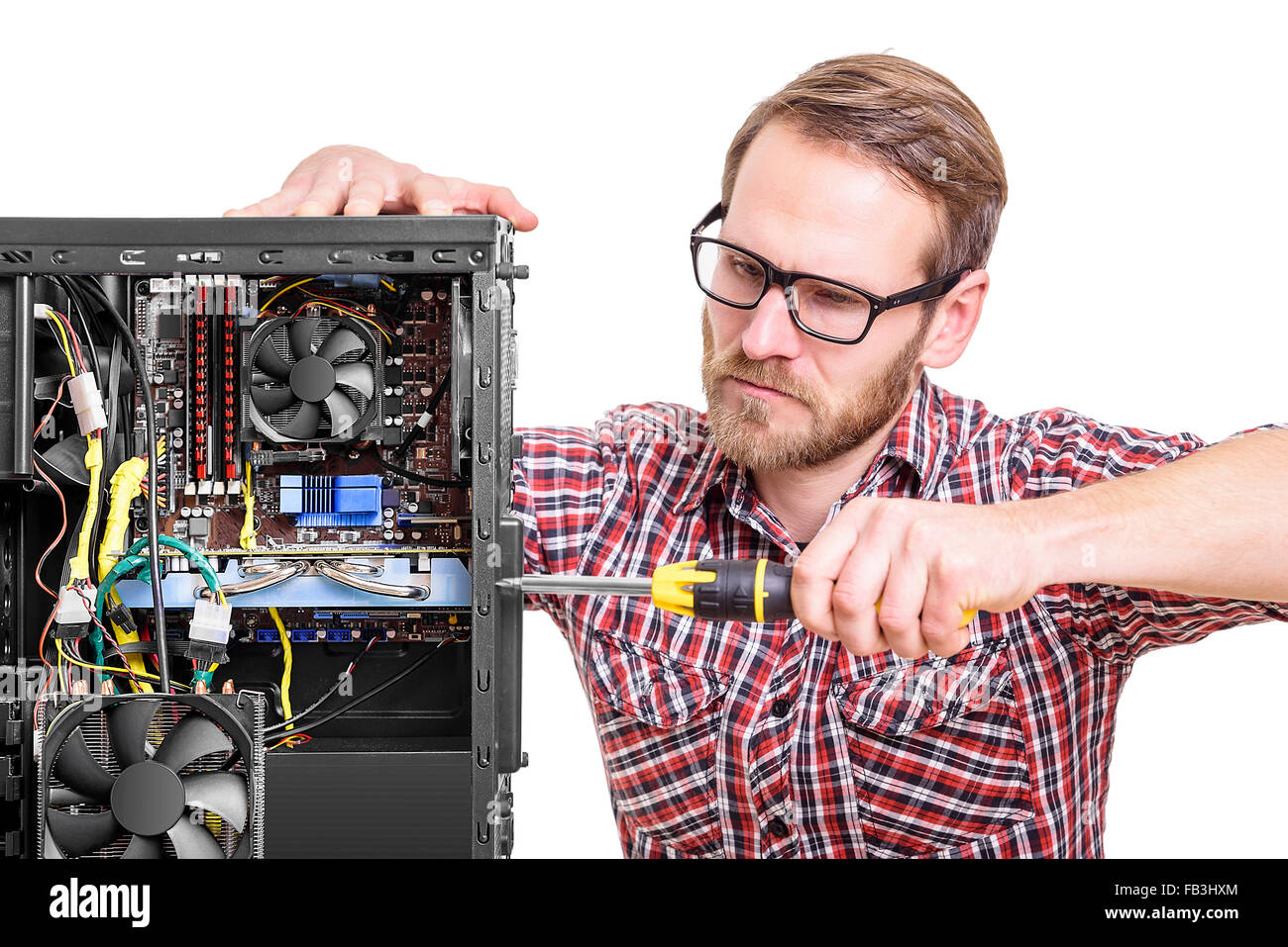 Il tecnico di riparazione computer assembla. Foto Stock