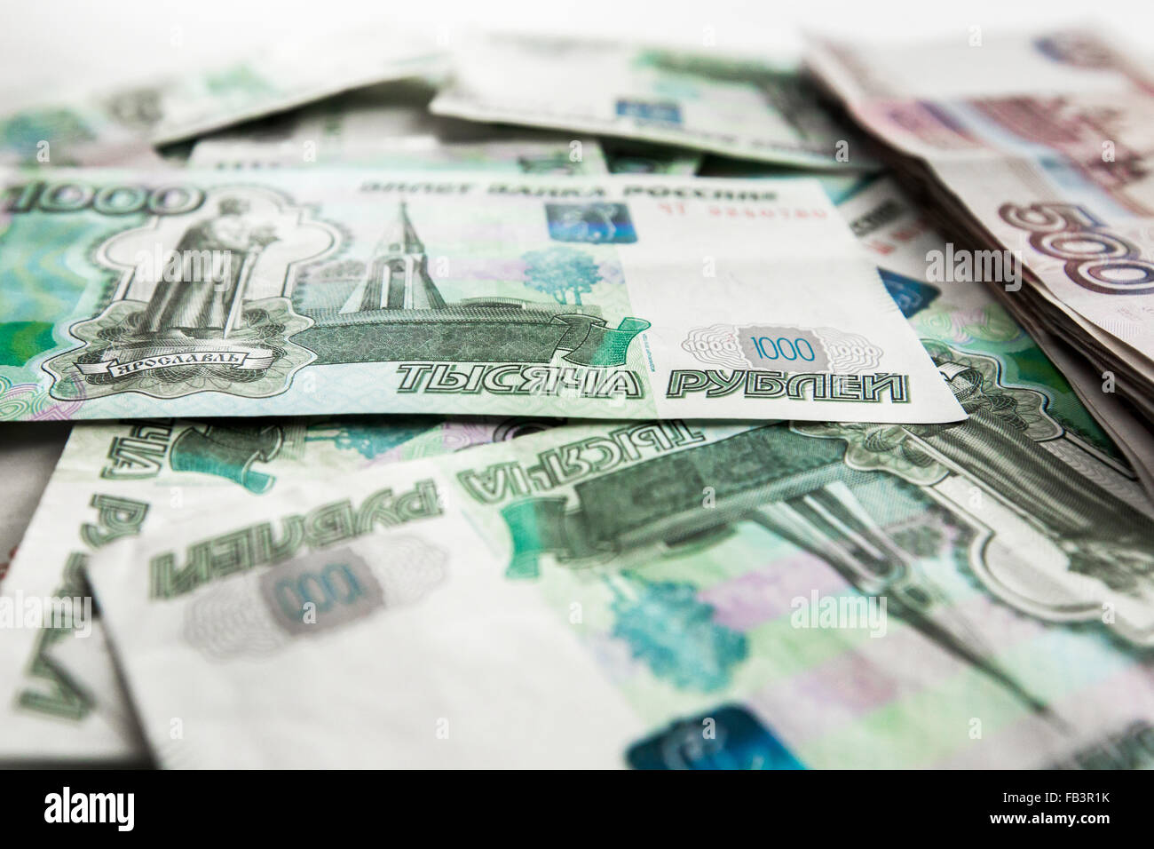 Close-up di sparse banconote in russo Foto Stock