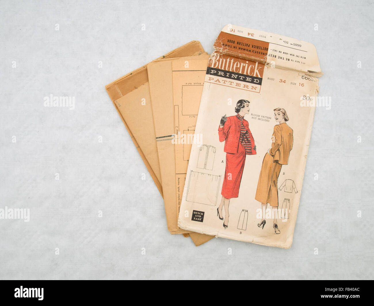 Vintage modello di sartoria, matita gonna e giacca. Butterick. Foto Stock