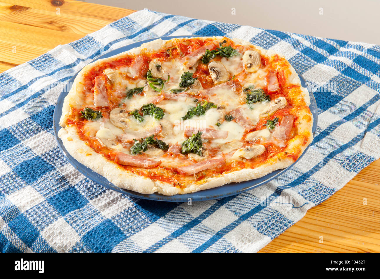 Hot Pizze pronto a mangiare Foto Stock