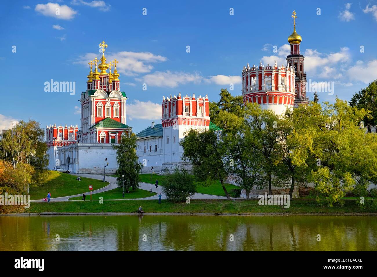 Vista del Convento Novodevichy e lo stagno, landmark, Mosca Foto Stock