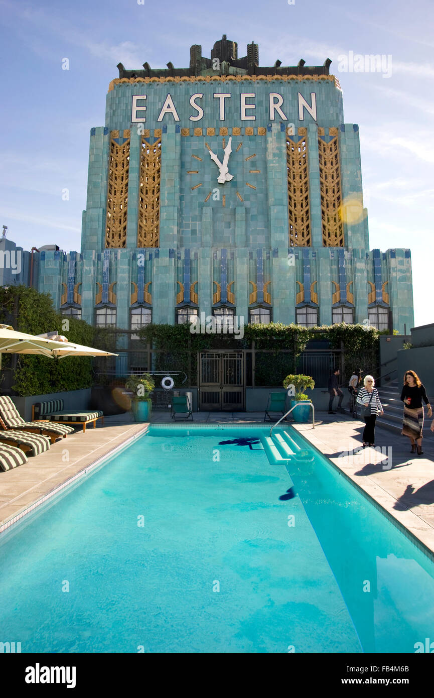 La piscina sul tetto dell'Art Deco edificio orientale su Broadway in Downtown Los Angeles Foto Stock