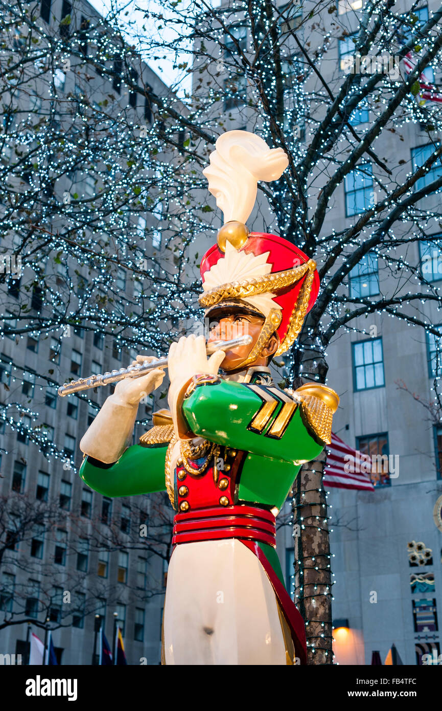 Soldatino statua decorazione di Natale Rockefeller Plaza Foto Stock